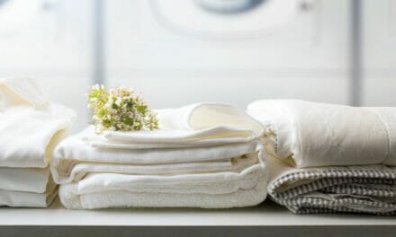 5 Tips to Keep Your White Clothes White